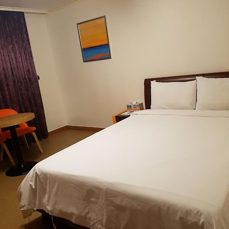 Crystal Motel Gangneung Extérieur photo